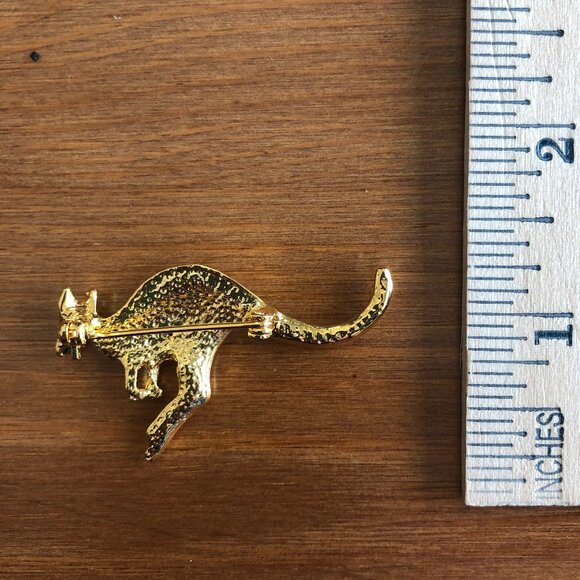 SALE 2/$29 - Vintage Gold Toned Crystal Wallaby Brooch - Picture 2 of 4